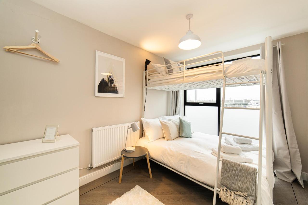 Beautiful Two Bedroom Harbour Side Apartment Poole Exteriér fotografie