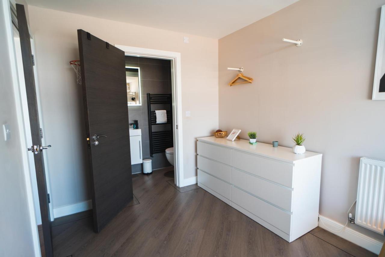 Beautiful Two Bedroom Harbour Side Apartment Poole Exteriér fotografie