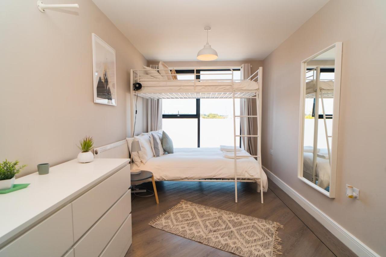 Beautiful Two Bedroom Harbour Side Apartment Poole Exteriér fotografie