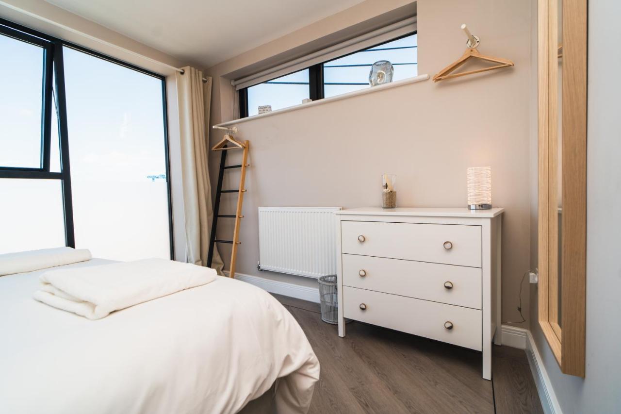 Beautiful Two Bedroom Harbour Side Apartment Poole Exteriér fotografie